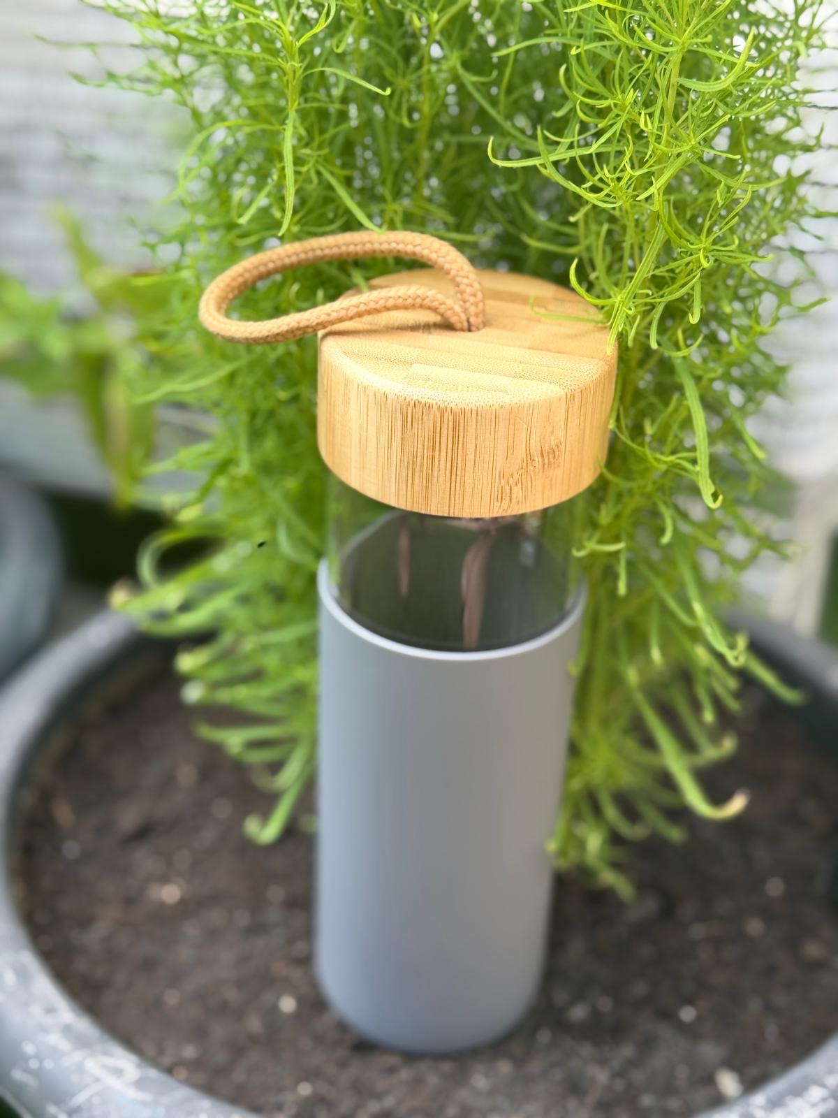 Botella de Vidrio 500 ml con Tapa de Bambú | Estilo y Eco-friendly