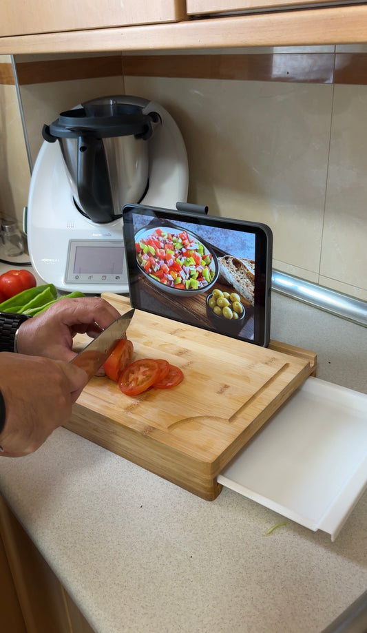 Tabla de Corte de Bambú con Bandeja Extraíble y Soporte para Tablet - StyleHomeShop