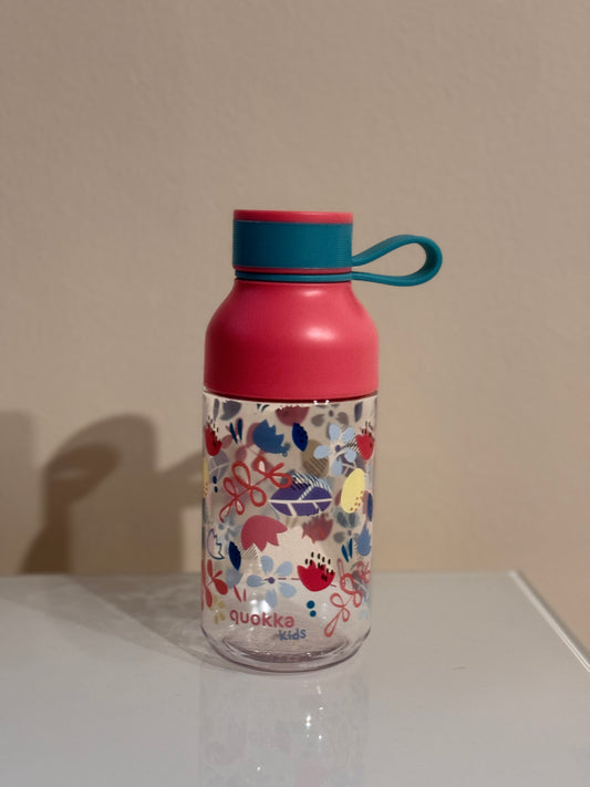 Botella Infantil de Plástico Tritan 430ml – Diseño Flores 🌸 | StyleHomeShop