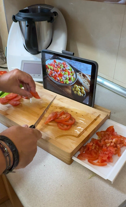 Tabla de Corte de Bambú con Bandeja Extraíble y Soporte para Tablet - StyleHomeShop
